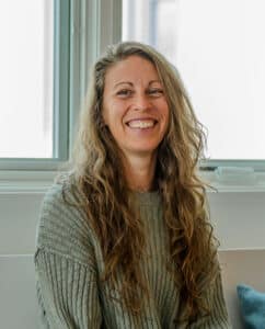 Portrait of Rachel Ashley.